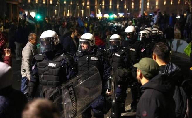 Партията на Вучич ще прави контрапротести в цяла Сърбия