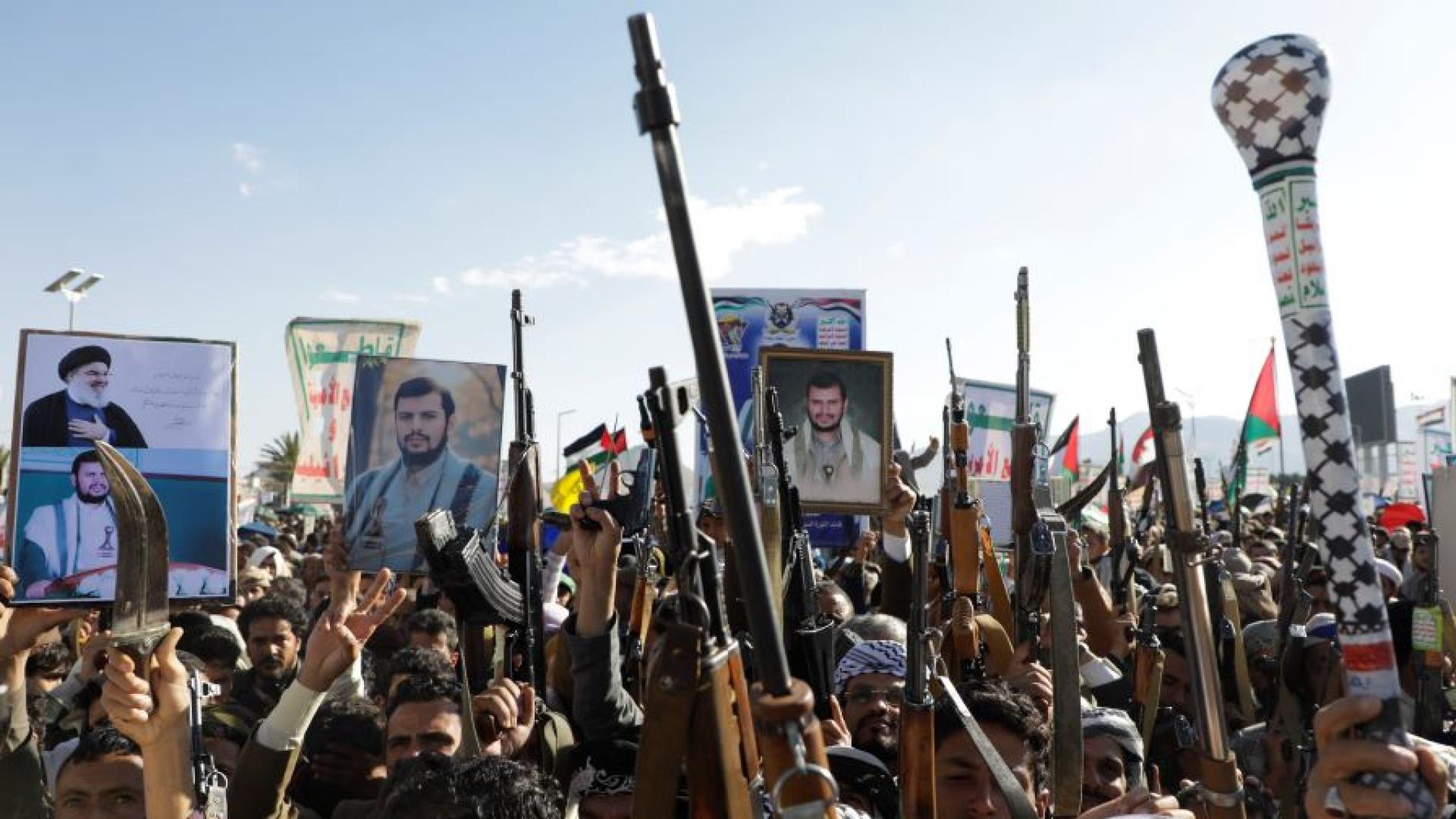 Йеменските бунтовници хути заплашиха че ще отвърнат на ударите на