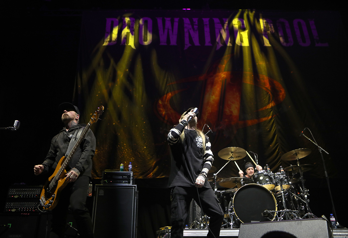 <p>DROWNING POOL</p>