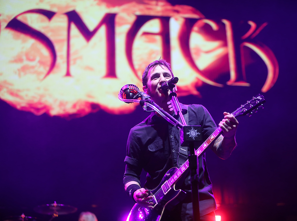 <p>GODSMACK представят последния си албум &ldquo;Lighting Up the Sky&rdquo; за първи път пред българската публика, като също така изпълниха и всички свои хитове, които ги направиха световно известни и обичани по целия свят, и у нас.</p>