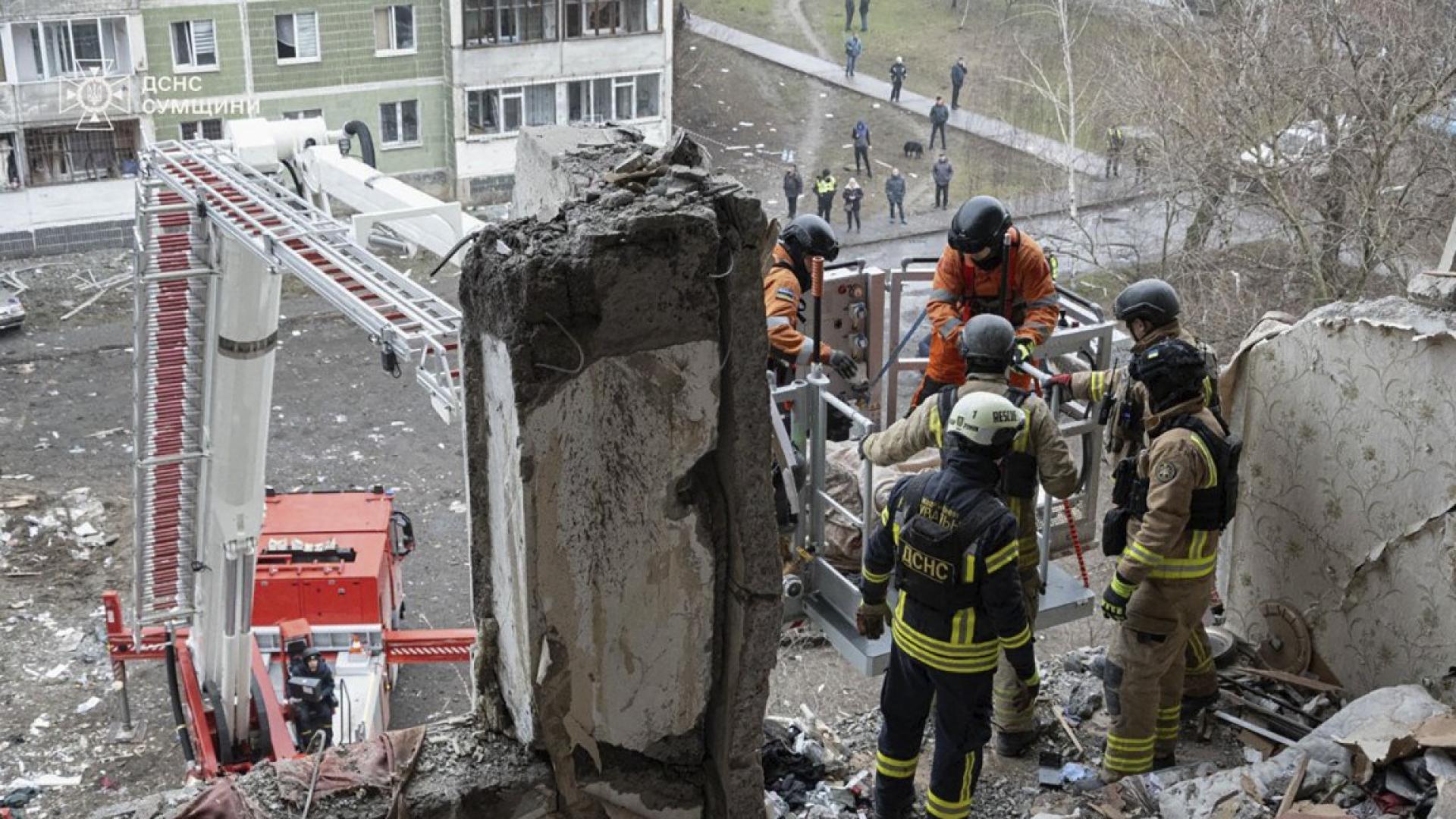 Русия удари с ракета украинския град Суми който е център