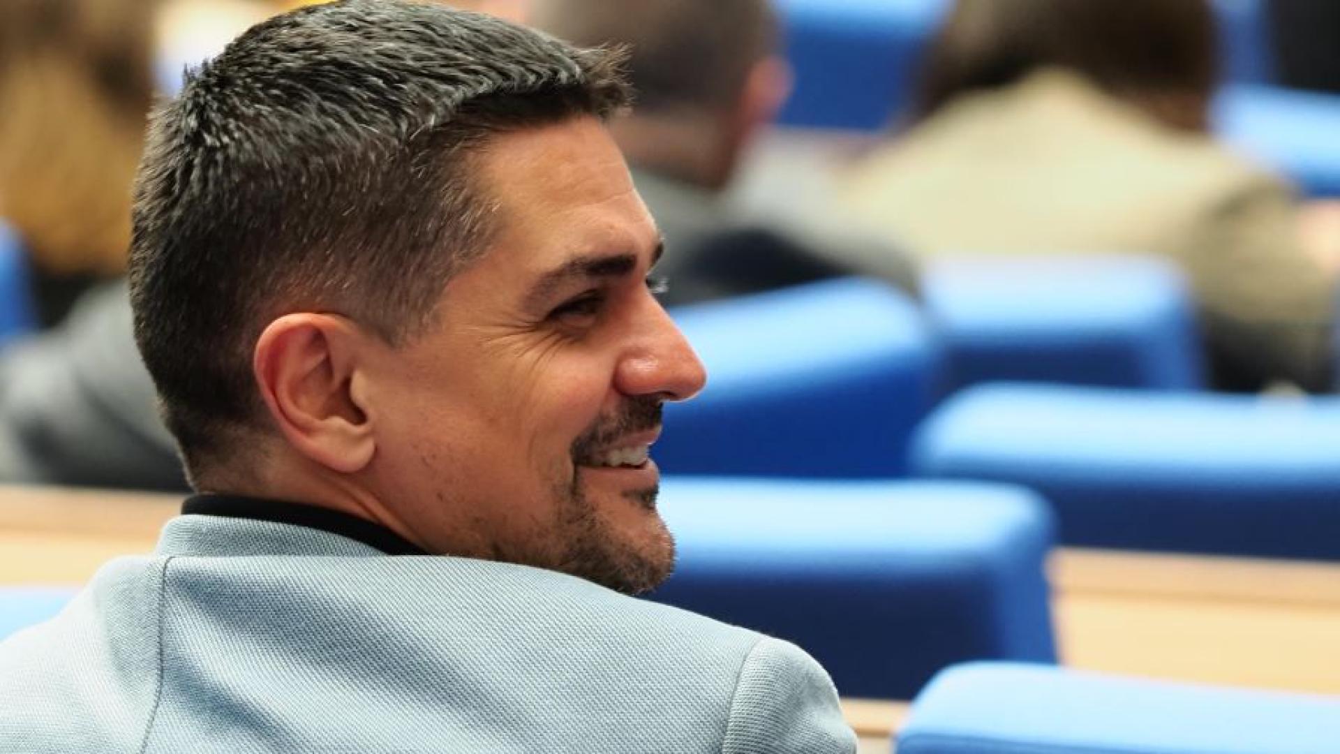 Парламентът възстанови парламентарната група на политическа партия Морал единство чест МЕЧ