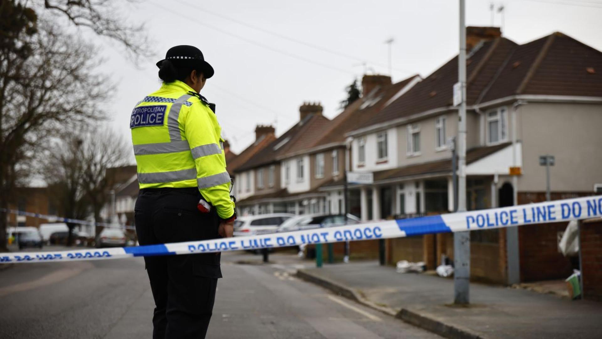 Полицията съобщи че новороденото бебе намерено мъртво пред църква в