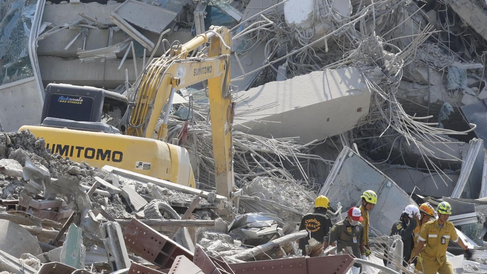 Жертвите в Банкок на мощното земетресение което в петък разтърси