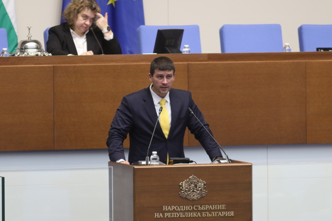 <p>Депутатите обсъждат вота на недоверие срещу кабинета &bdquo;Желязков&ldquo;.</p>
