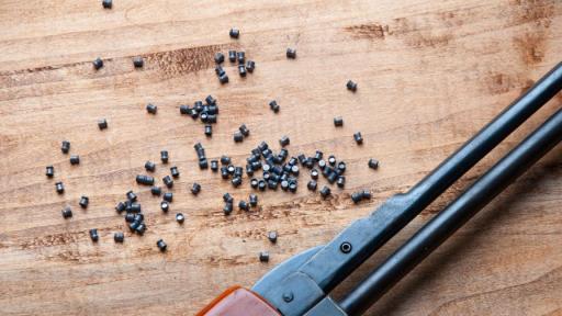 <p>Задържаха мъж за стрелба с въздушна пушка от тераса</p>