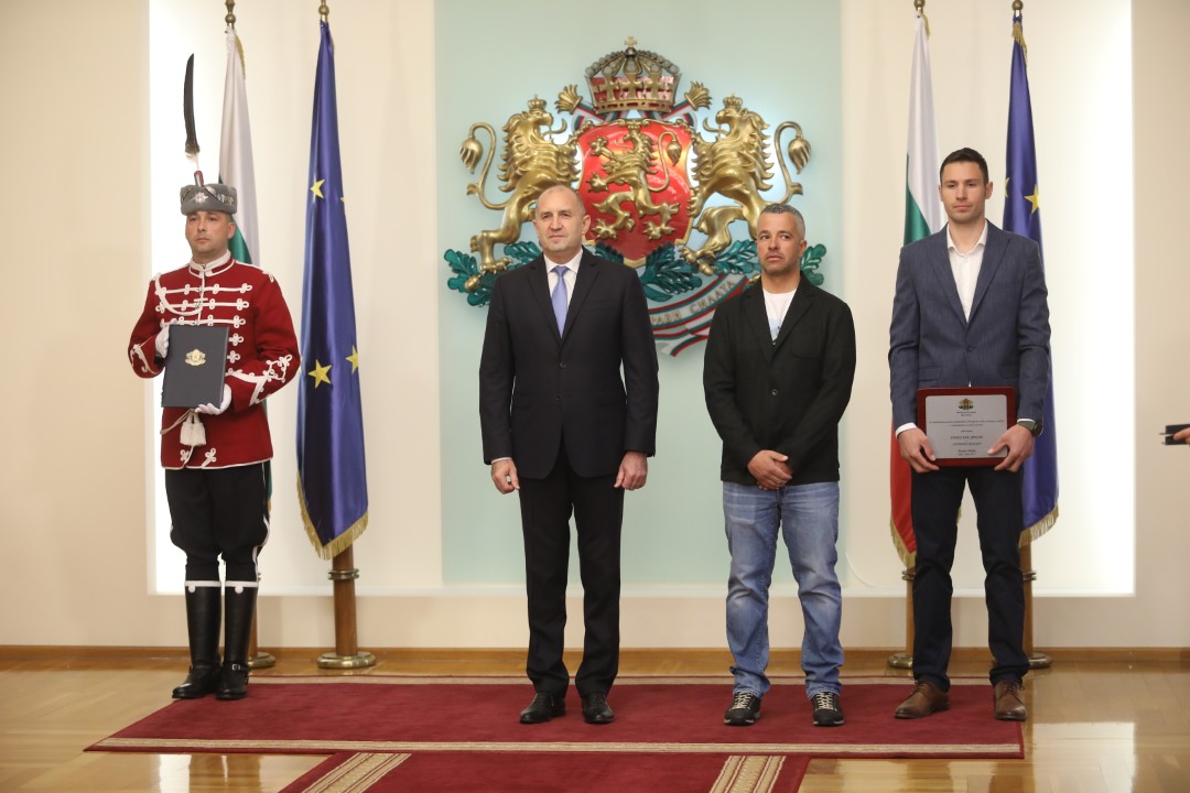 <p>Президентът награди спортисти и треньори в алпийските дисциплини ски и сноуборд.</p>