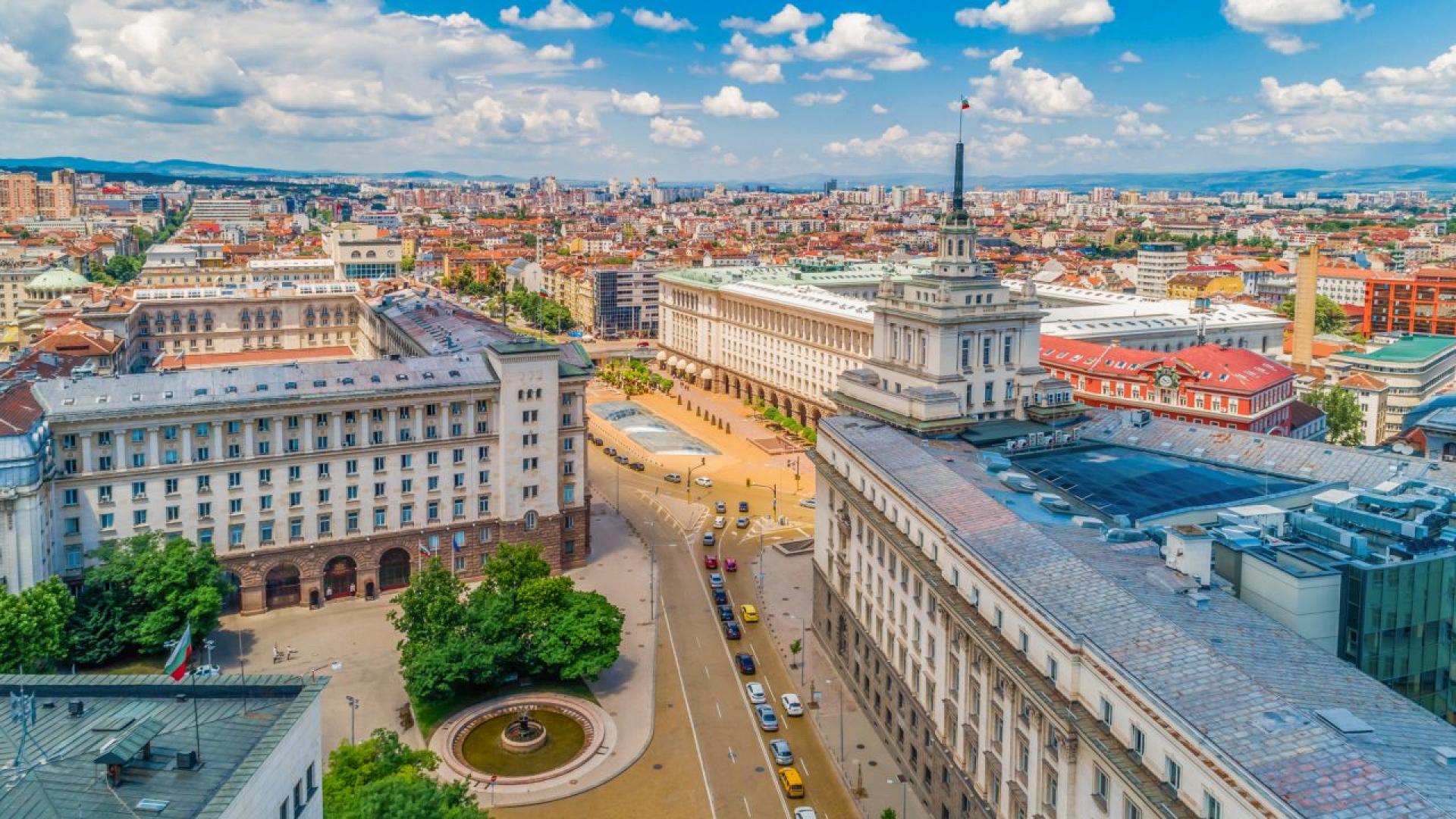 Улици в София вече ще носят имената на Валери Петров