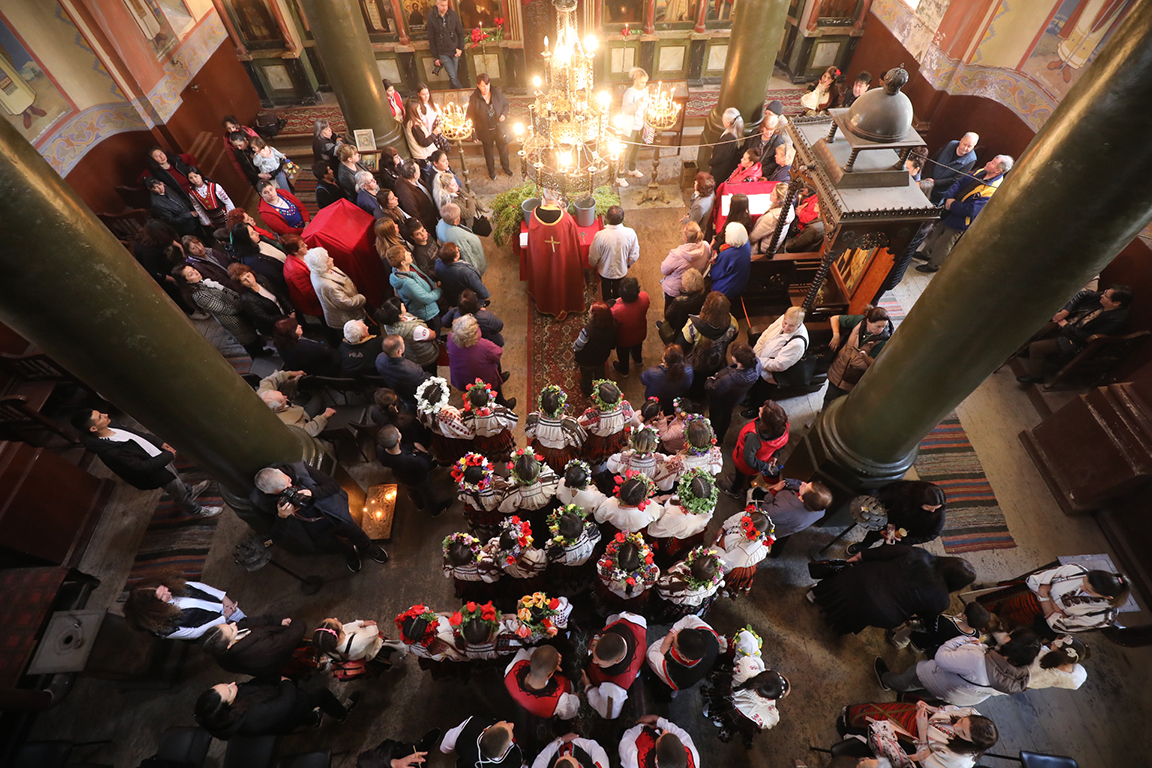 <p>Житото ще расте толкова високо, колкото се люлее люлката.</p>