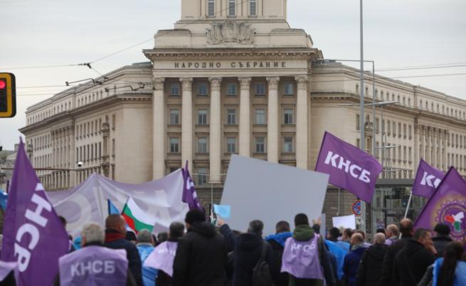 Правителството отпуска 15 млн. лв. на София, Бойко Борисов призова за пускане на транспорта още тази вечер