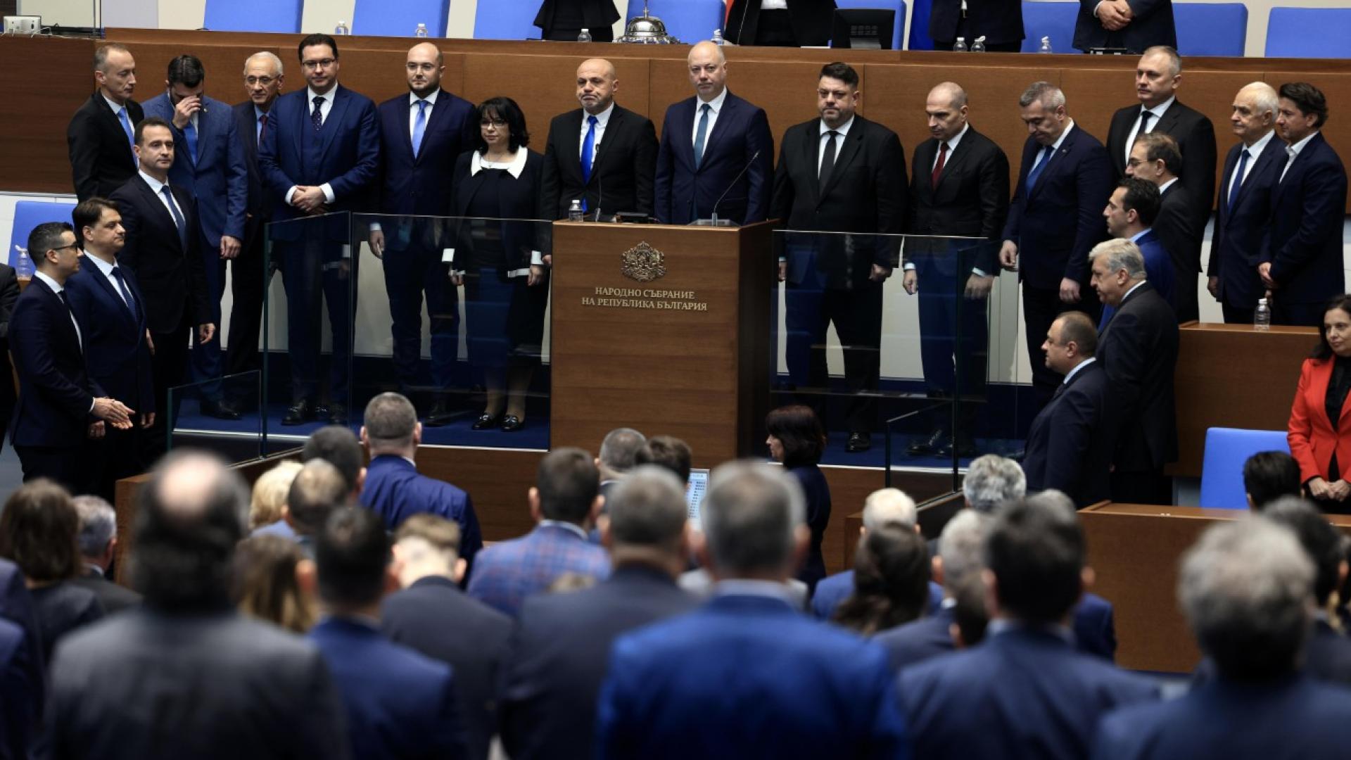 ГЕРБ СДС БСП Обединена левица и Има такъв народ излязоха със съвместна