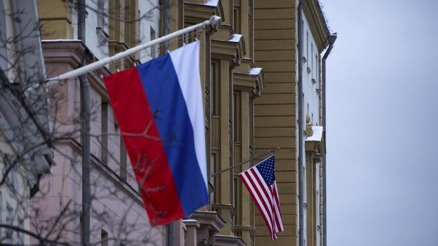 <p>САЩ възобновяват военния диалог с Москва след почти петгодишно прекъсване</p>