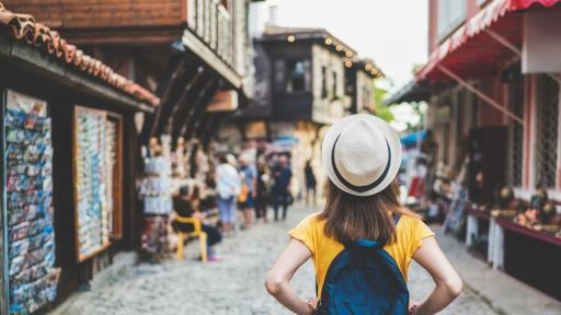 <p>България губи западните туристи - съседите я спасяват, но с по-кратък престой</p>