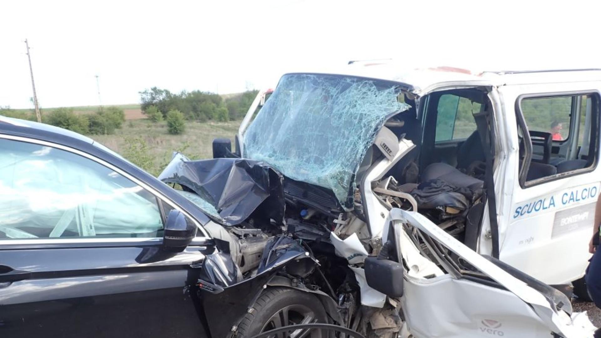 Сигнал за тежко пътно транспортно произшествие е получен в РУ Исперих около