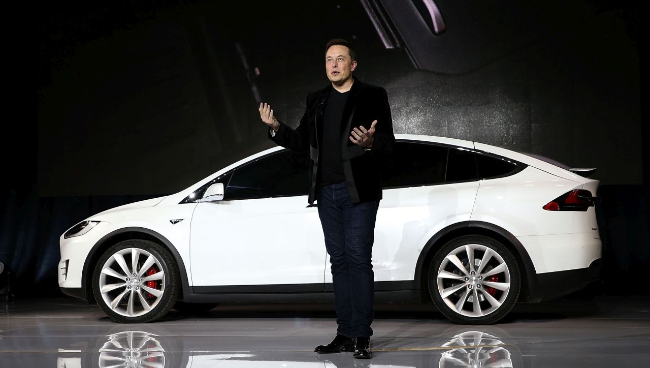 Илон Мъск ще работи повече за Tesla, отколкото за Белия дом