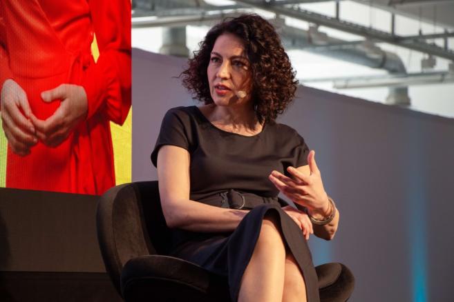  Деси Стоянова 