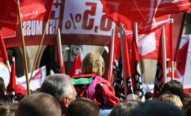 Стачки и протести блокират Европа на 1 май