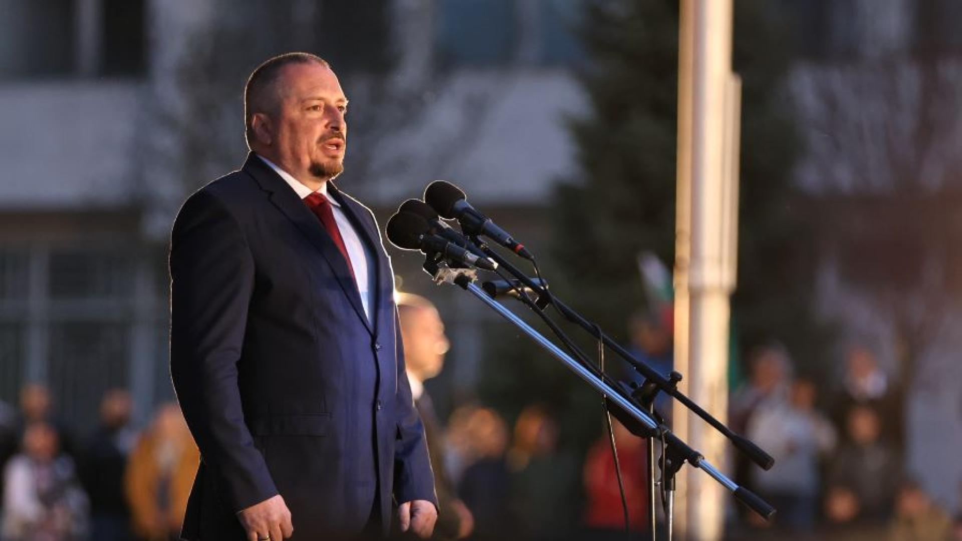 Кметът на Панагюрище Желязко Гагов изнесе емоционална реч по време