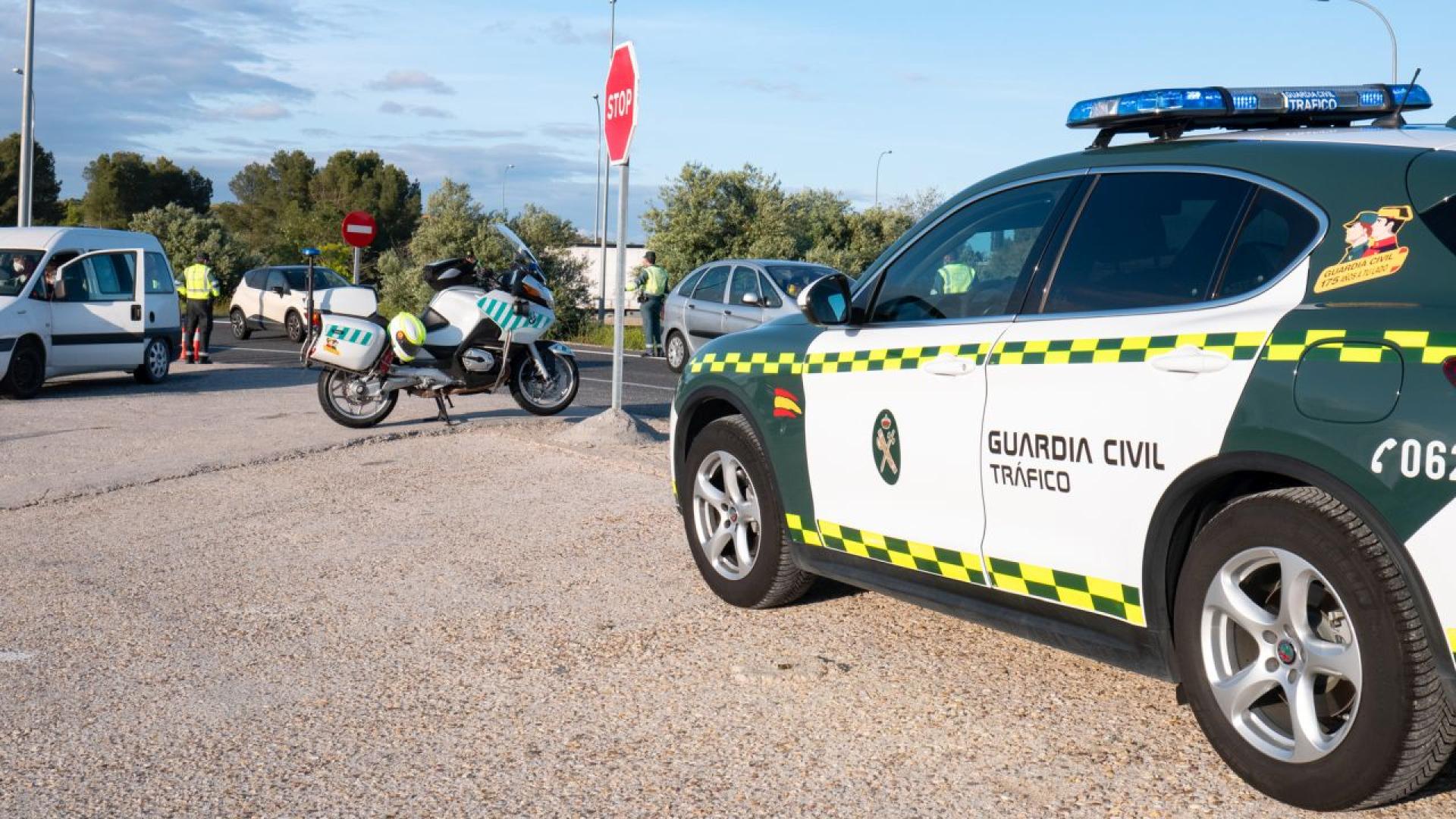 Три малки момчета на възраст между 8 и 10 години