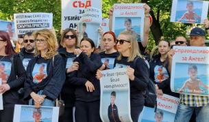 <p>Напрежение на протеста заради смъртта на 6-годишния Ангел (ВИДЕО/СНИМКИ)</p>