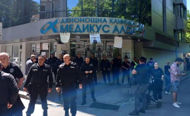 Клиниката, в която издъхна 6-годишният Ангел: Настъпиха неочаквани усложнения
