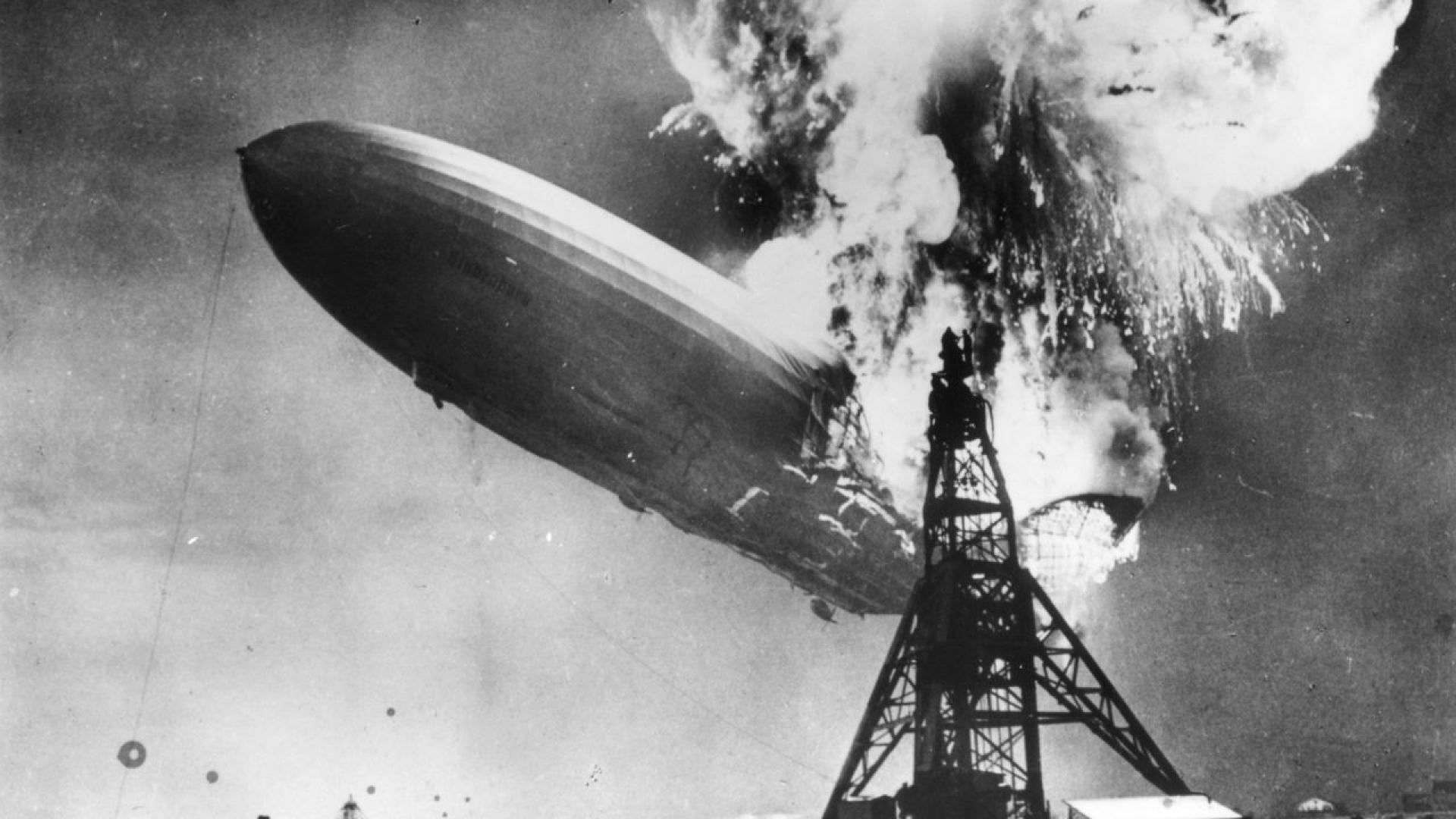 Дирижабълът Хинденбург е построен през 1936 г в Германия и