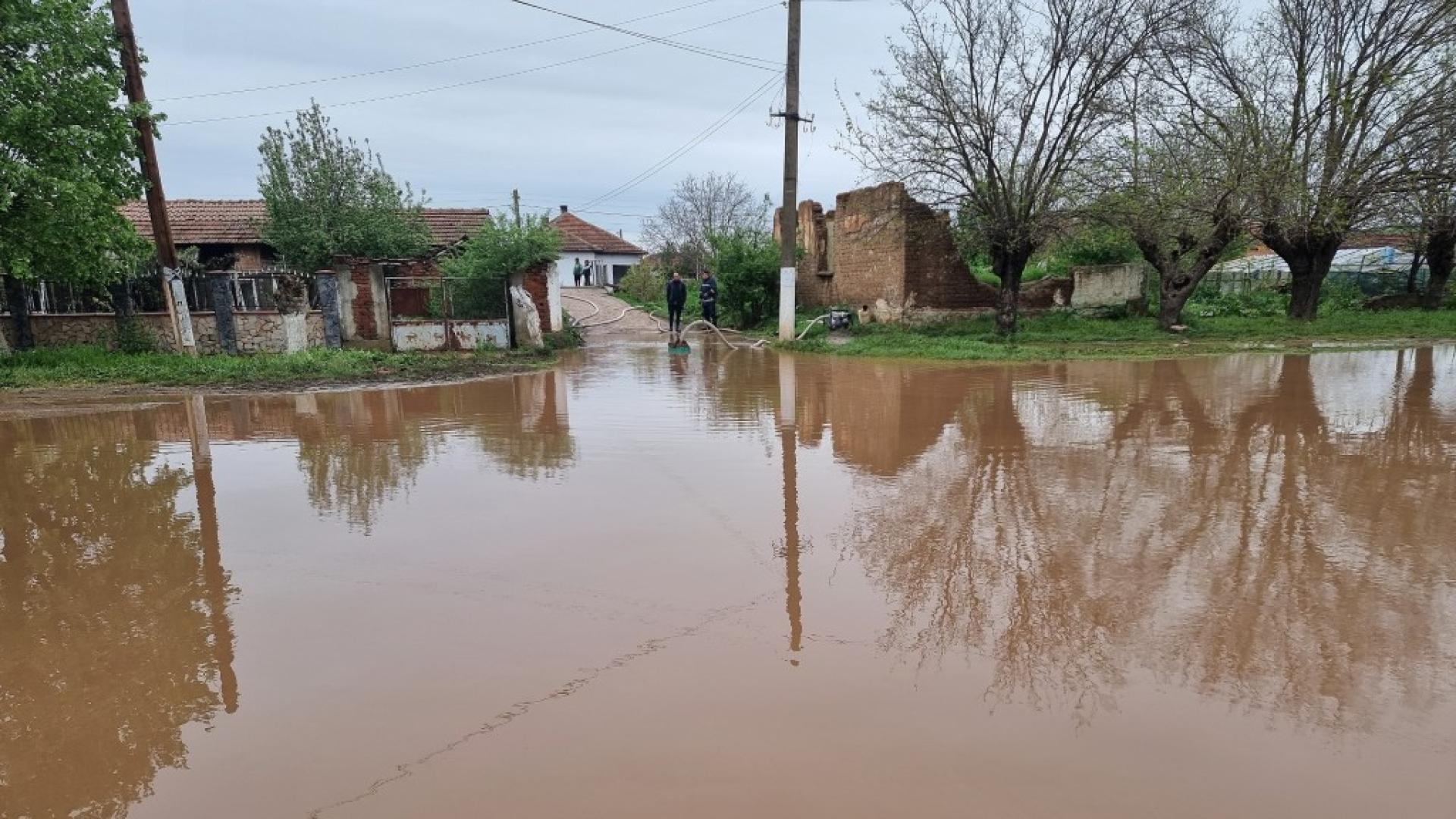 Пороен дъжд придружен с градушка е паднал тази вечер в