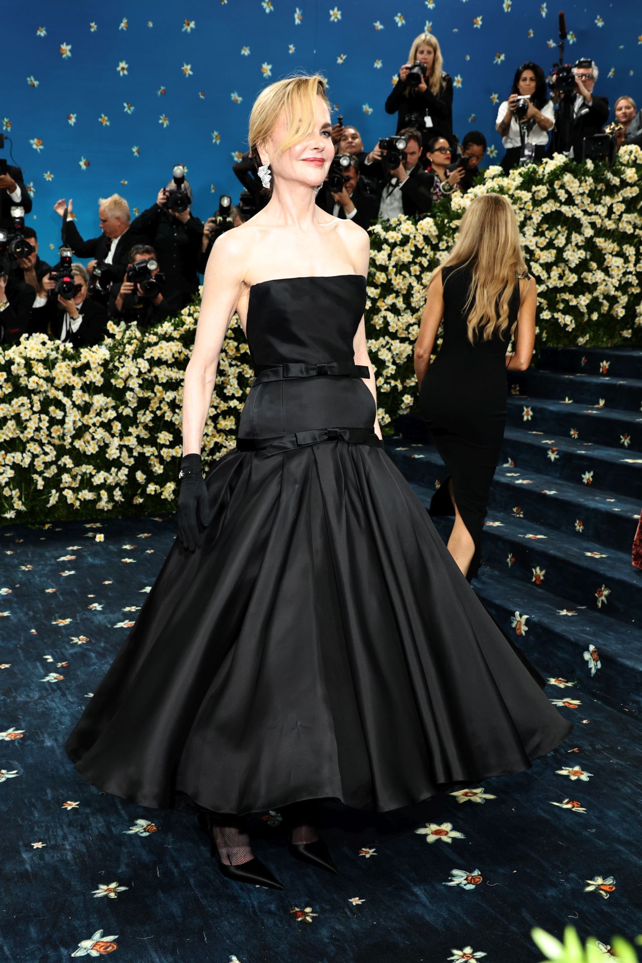 <p>Никол Кидман на Met Gala 2025: Прическата ѝ шокира всички</p>