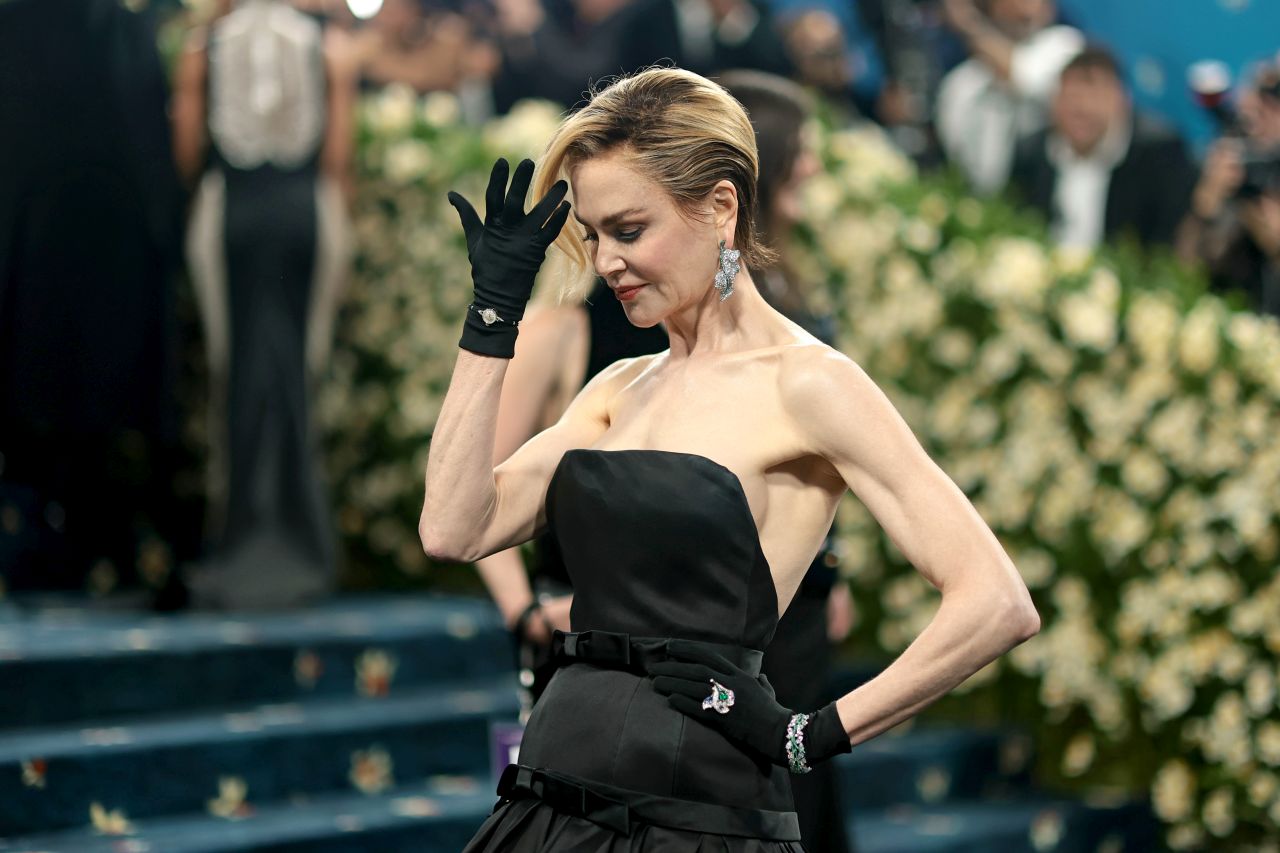 <p>Никол Кидман на Met Gala 2025: Прическата ѝ шокира всички</p>