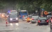 Паднали дървета, наводнения, силна буря удари Хасково