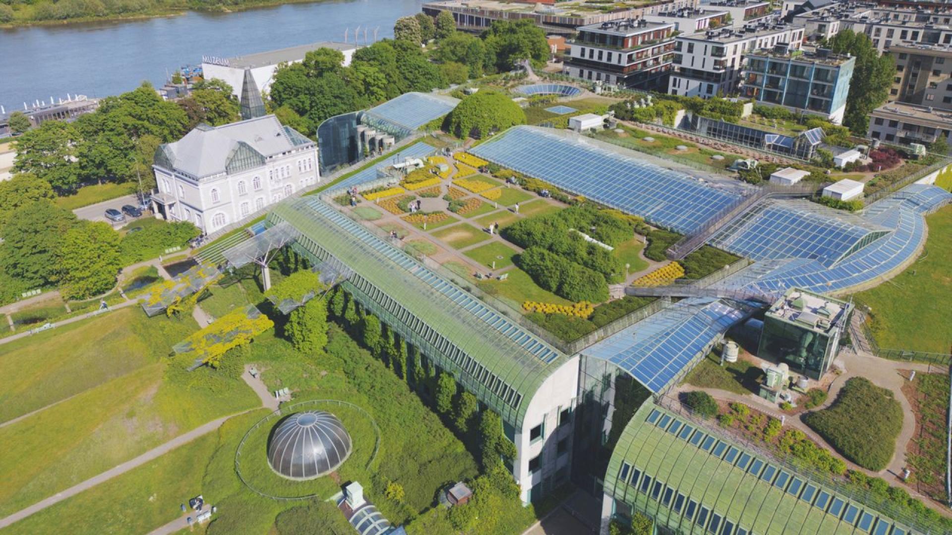 Във Варшавския университет в Полша стана трагичен инцидент при който