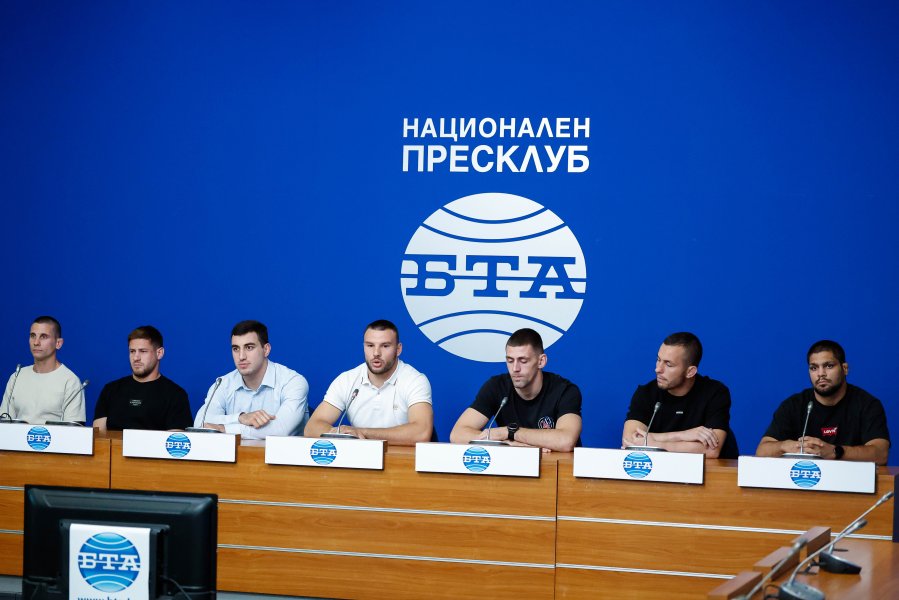 Пресконференция на Кирил Милов Семен Новиков и борци от класическия1