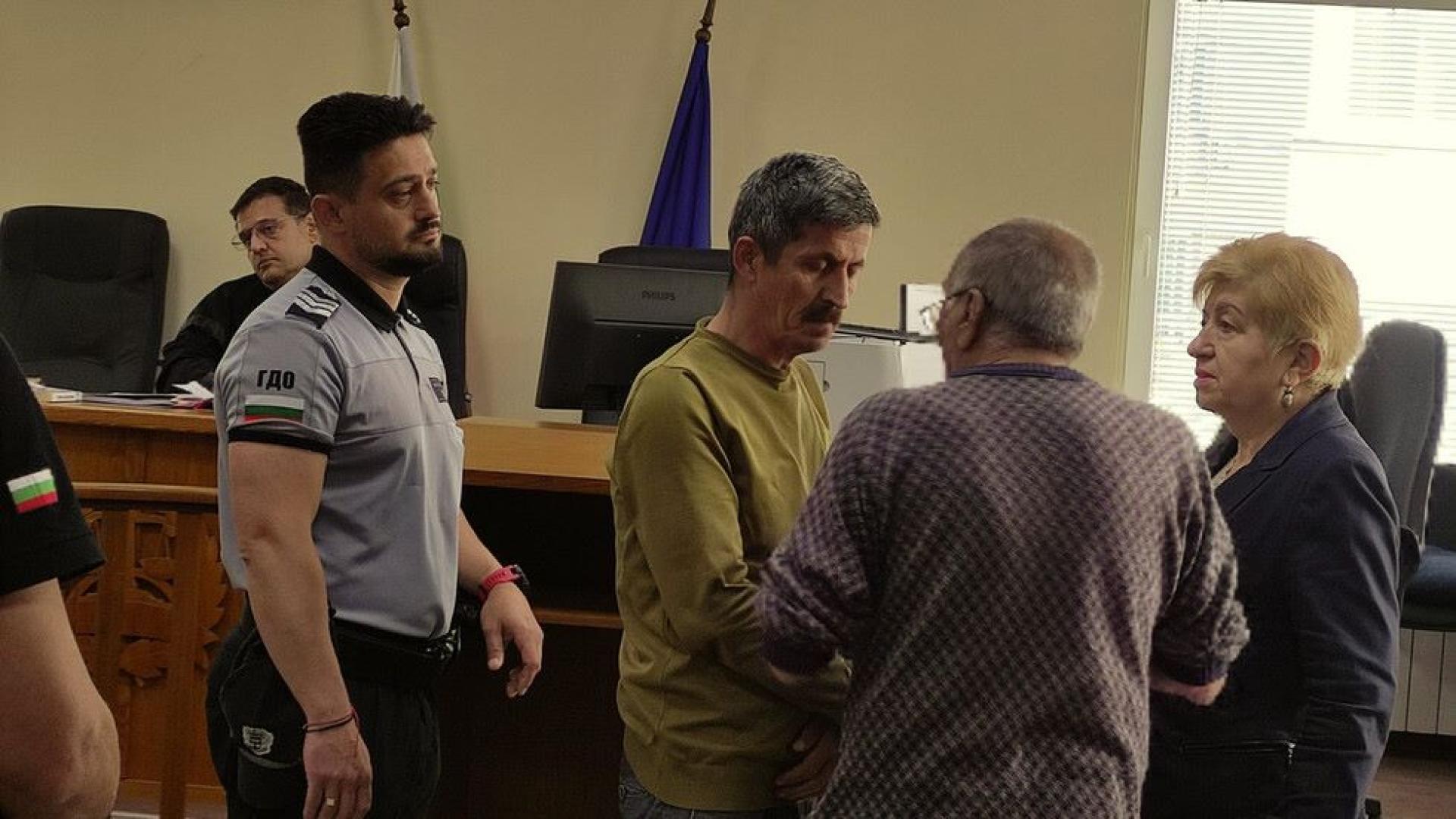 Оставиха за постоянно в ареста шофьора на тира който избяга