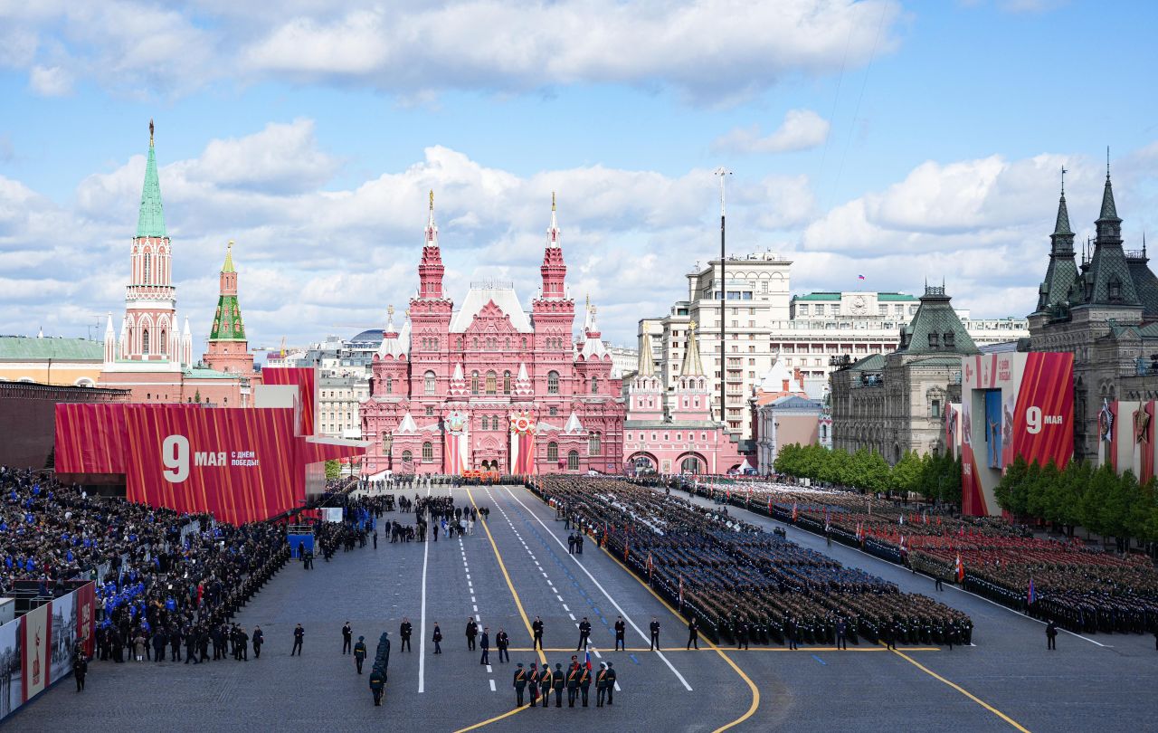 <p>Червеният площад в марш: Най-впечатляващите кадри от парада в Москва</p>