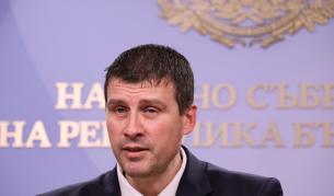 Лидерът на "Величие" атакува "Възраждане"