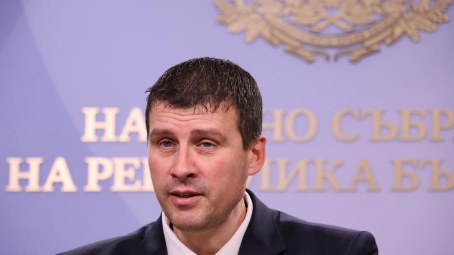 Лидерът на "Величие" атакува "Възраждане"