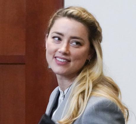 Амбър Хърд изненада феновете си с най щастливата новина – тя