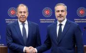 Турски и руски дипломати обсъдиха мирните преговори между Украйна и Русия