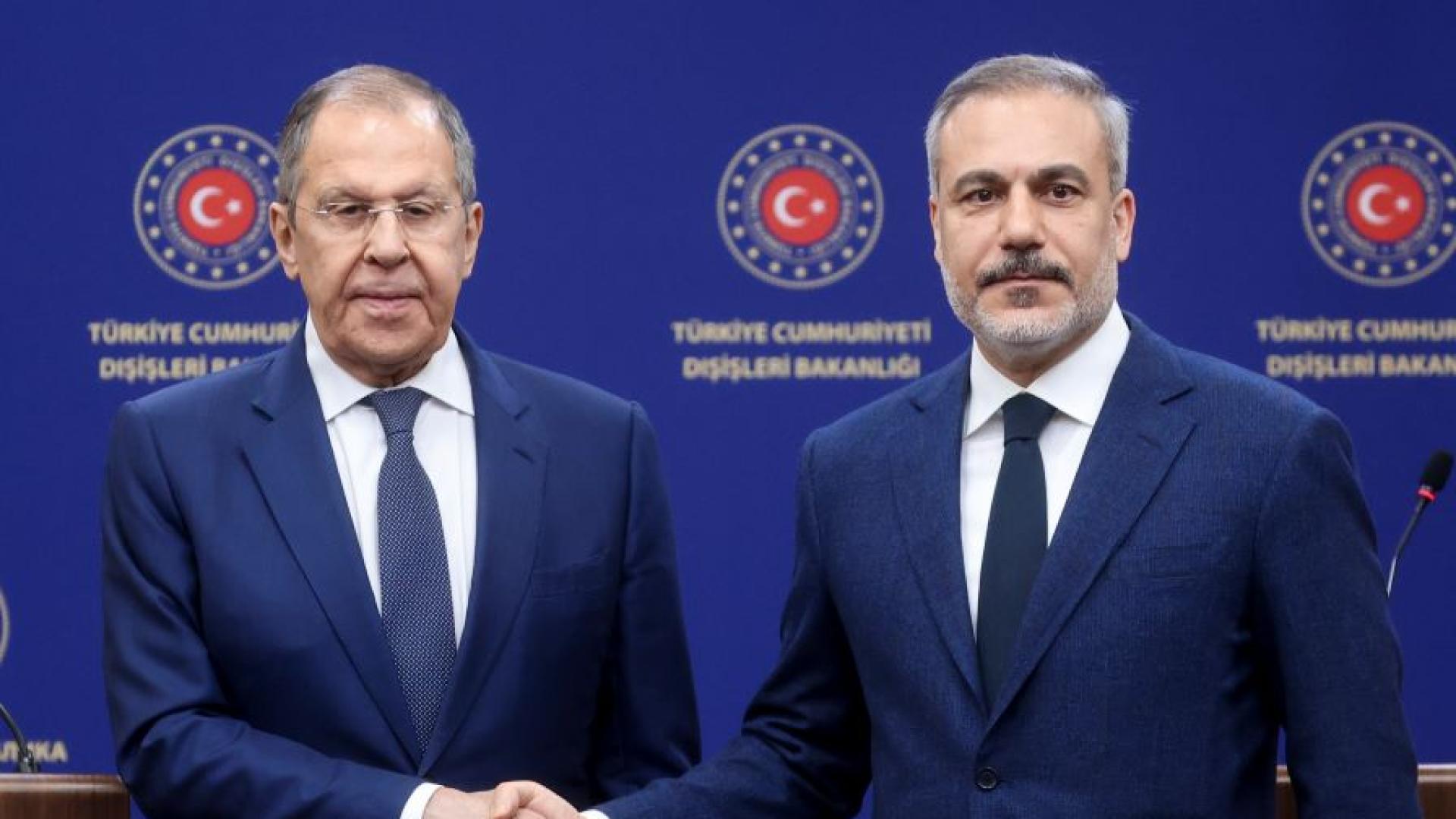 Министърът на външните работи на Русия Сергей Лавров и турският