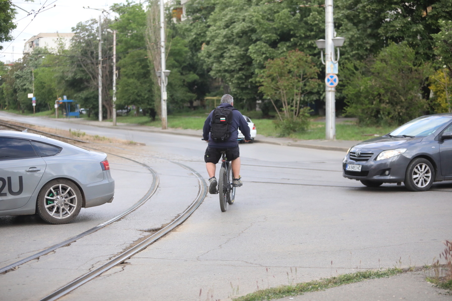 Протест спря движението на градския транспорт в София