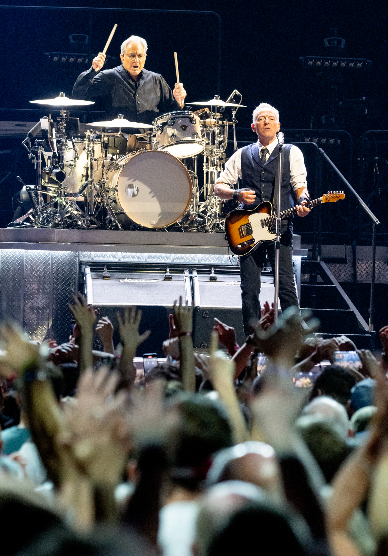 <p>Брус Спрингстийн в светлината на прожекторите в Англия.</p>