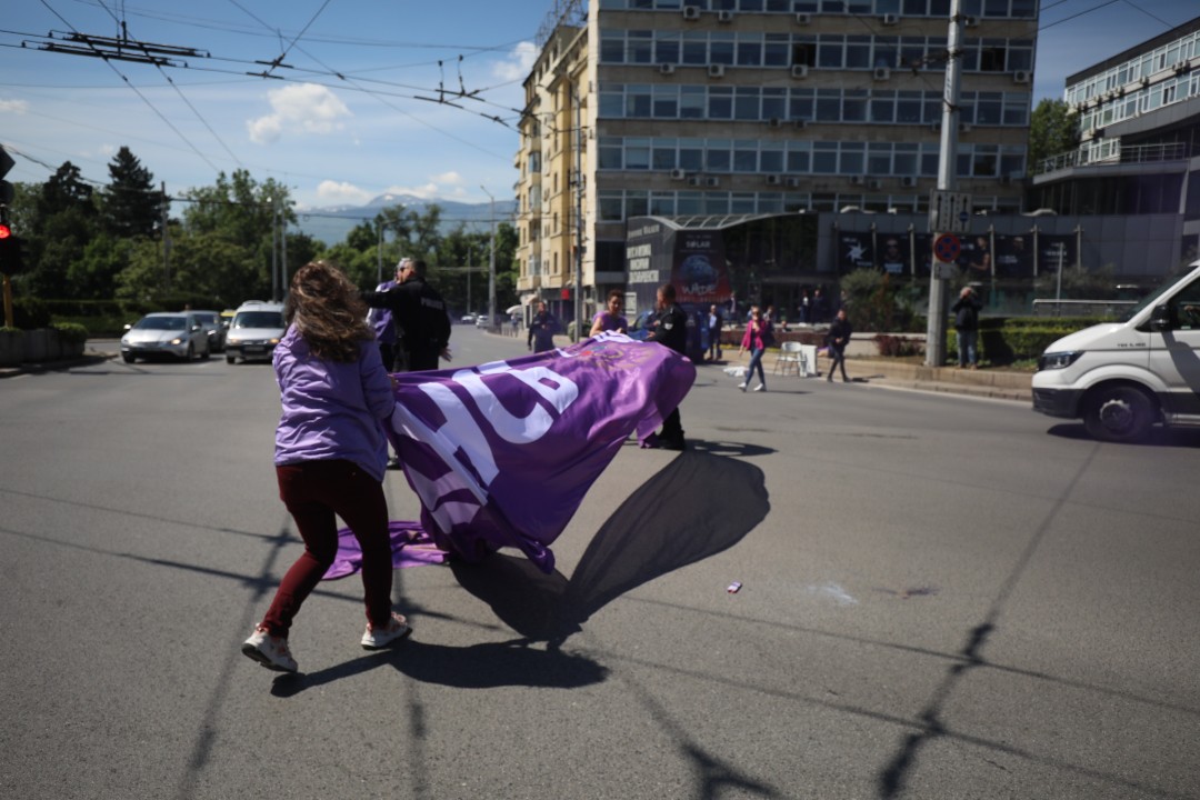 <p>Работещите в Българското национално радио, Българската национална телевизия и Българската телеграфна агенция излязоха на протест с искане за увеличение на заплатите от минимум 15%.</p>