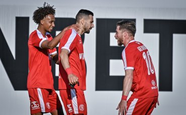 НА ЖИВО: Локомотив Пловдив 1:3 Ботев Враца, Смоленски също наказа домакините