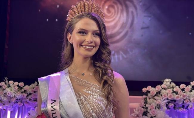 Избраха Царица Роза на Казанлък