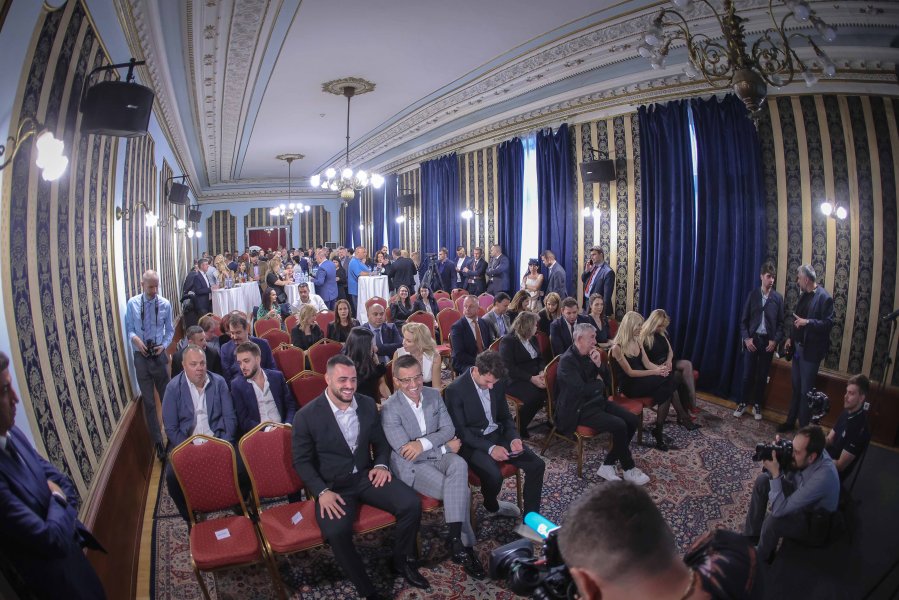 Карлос Насар1