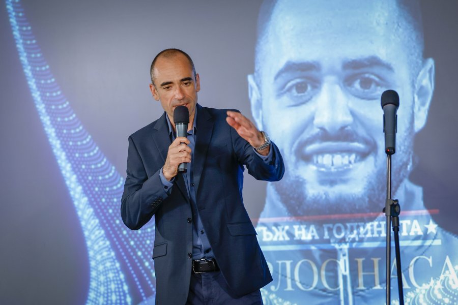 Карлос Насар1