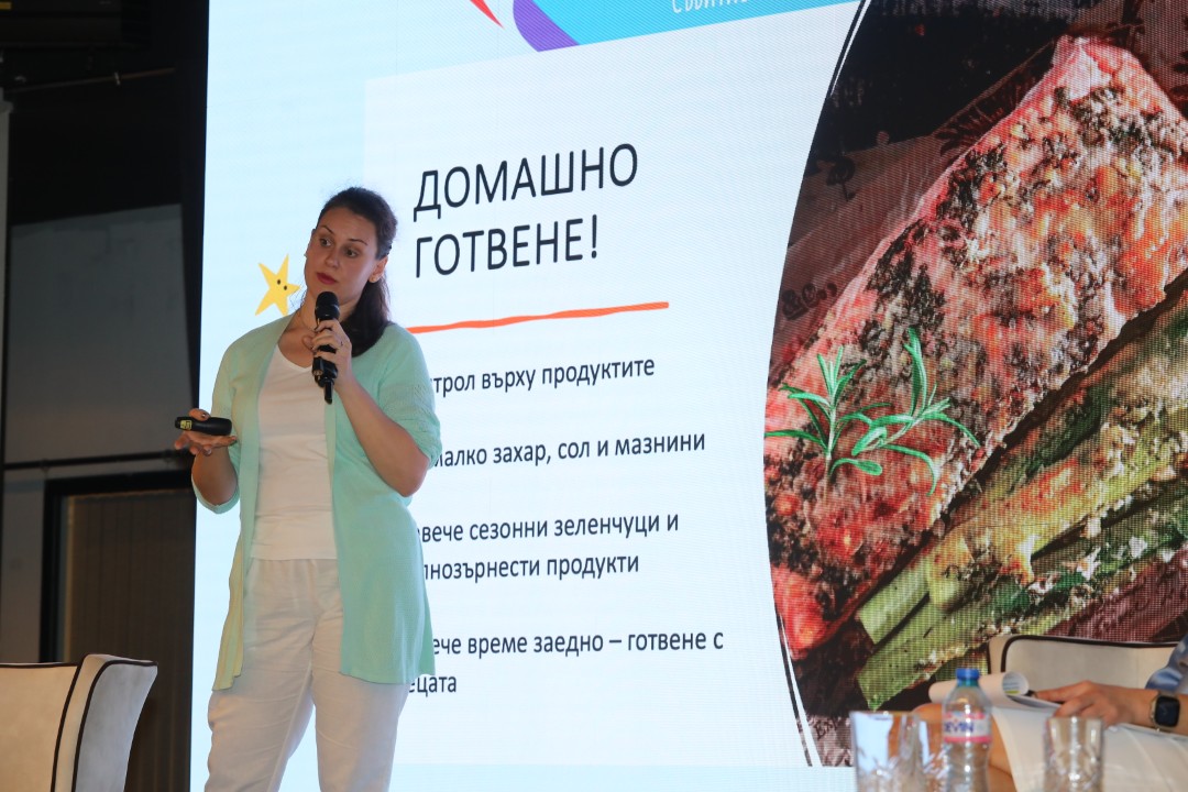 <p>След първия емоционален ден вчера и заредени с нови сили и любопитство за много полезни знания, днес се се проведе вторият ден от безплатното събитие за бременни и родители на &quot;Ох на мама!&quot;.</p>