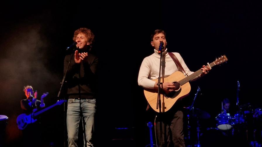 The Simon & Garfunkel Story връща духа на легендарното дуо