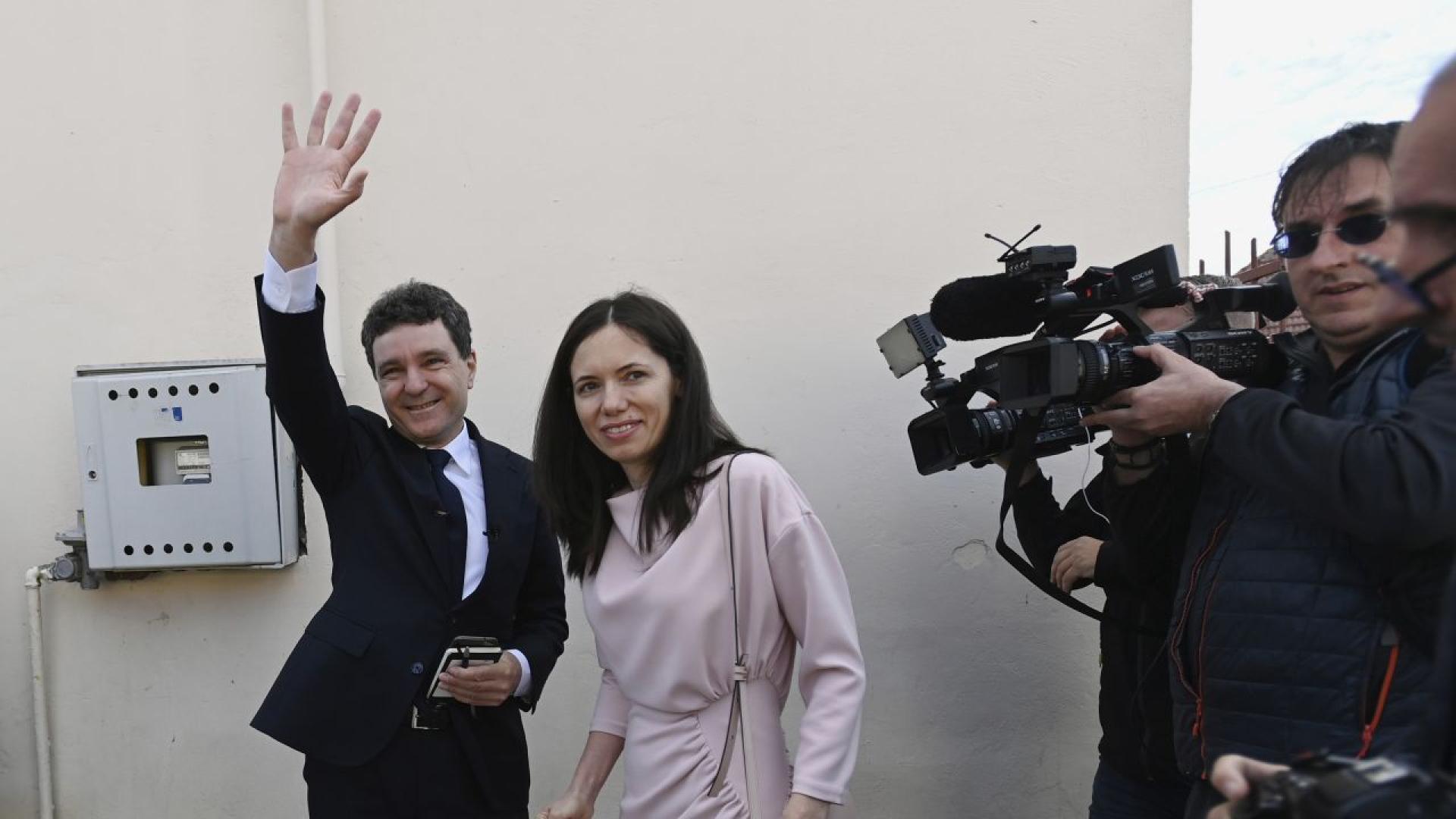 Мирабела Градинару партньорката в живота на новоизбрания президент на Румъния