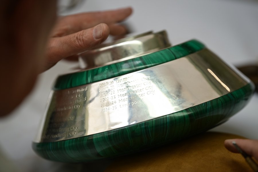 Гравираха името на Ливърпул на трофея за Висшата лига1